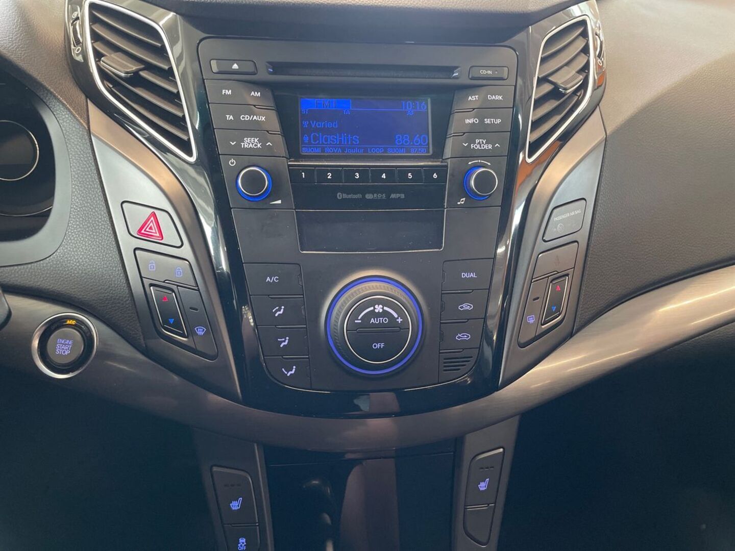 HYUNDAI i40 2012