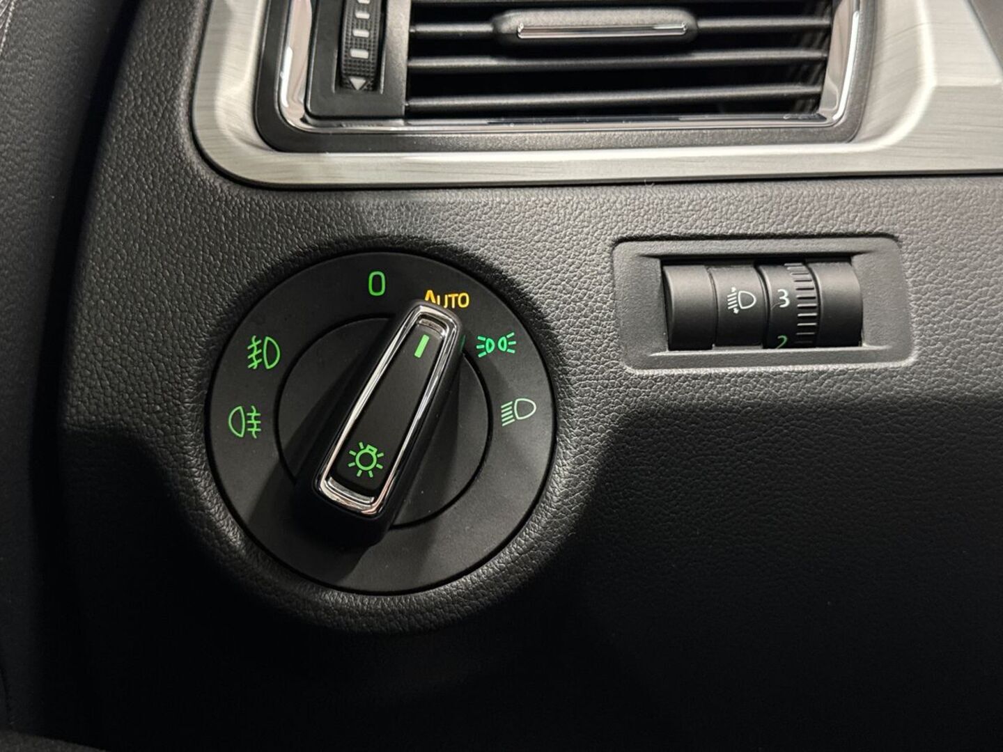 SKODA Rapid 2014