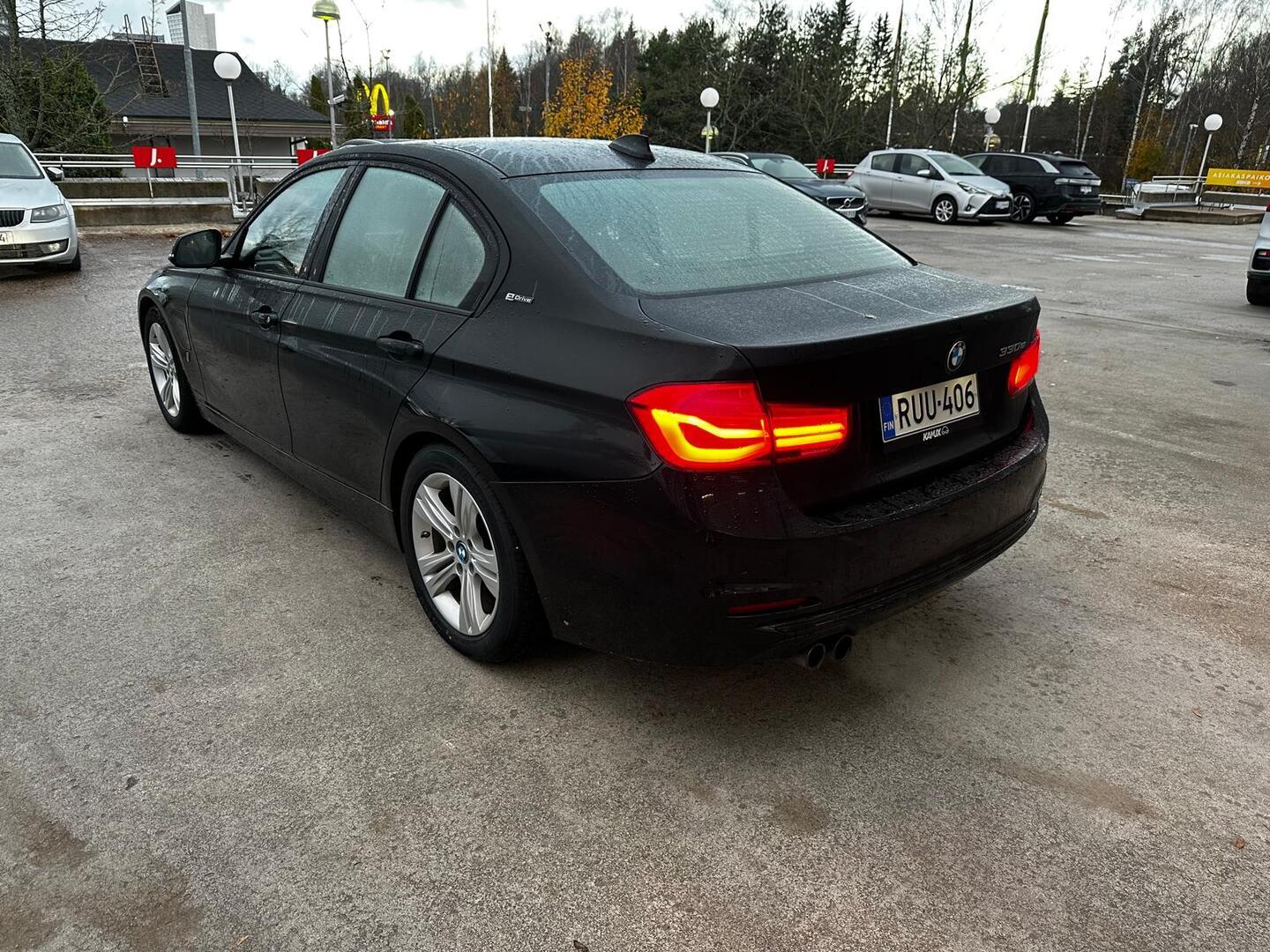 BMW 330 2018