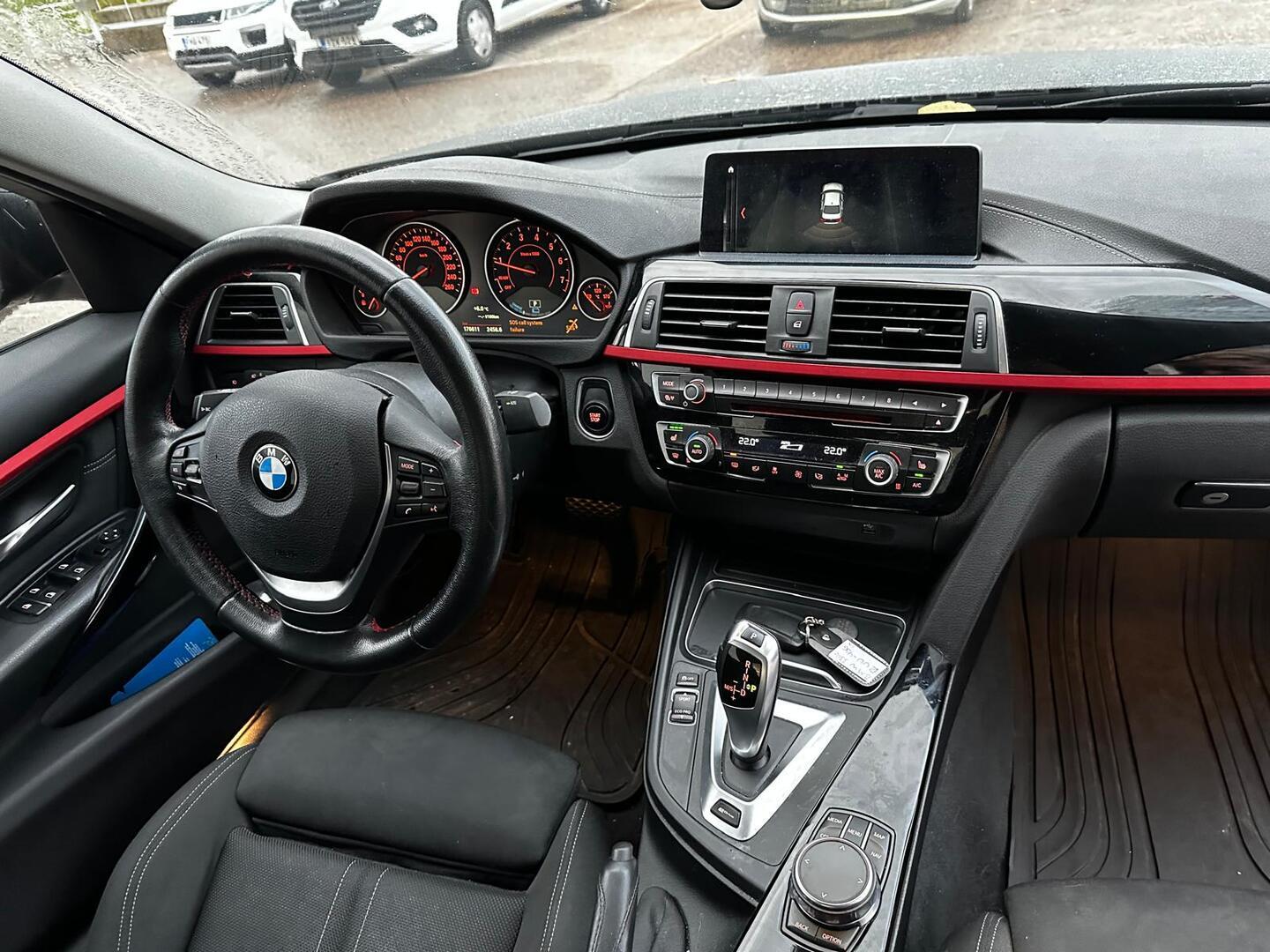 BMW 330 2018