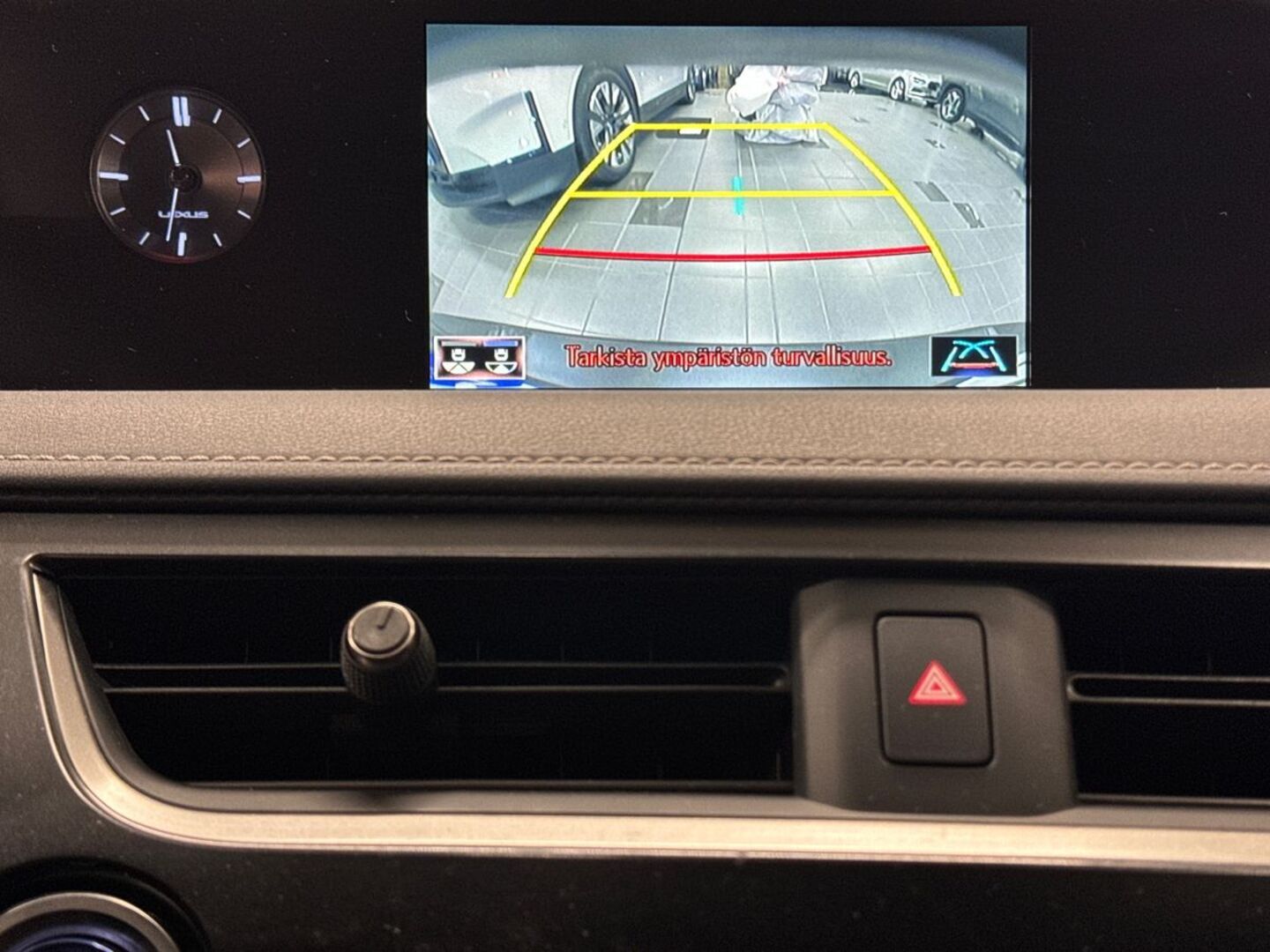 LEXUS UX 2020