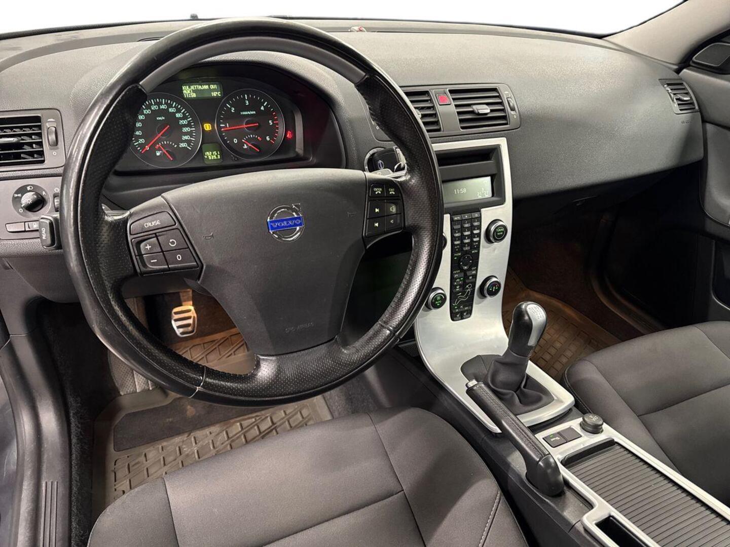 VOLVO S40 2012