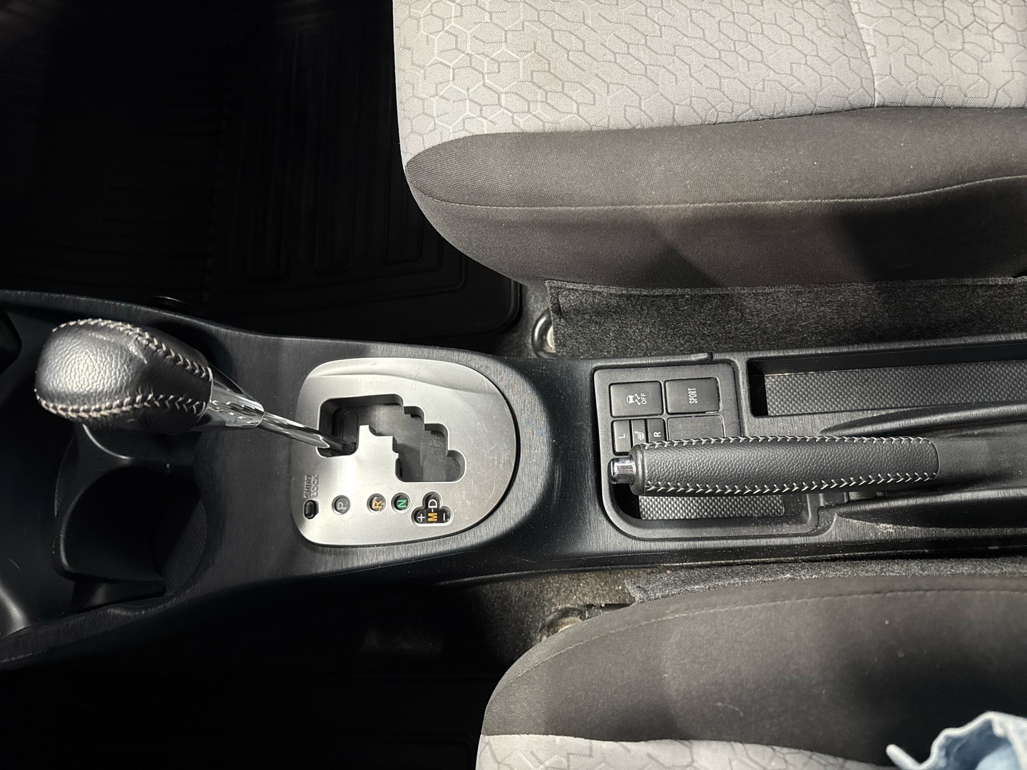 TOYOTA Yaris 2012