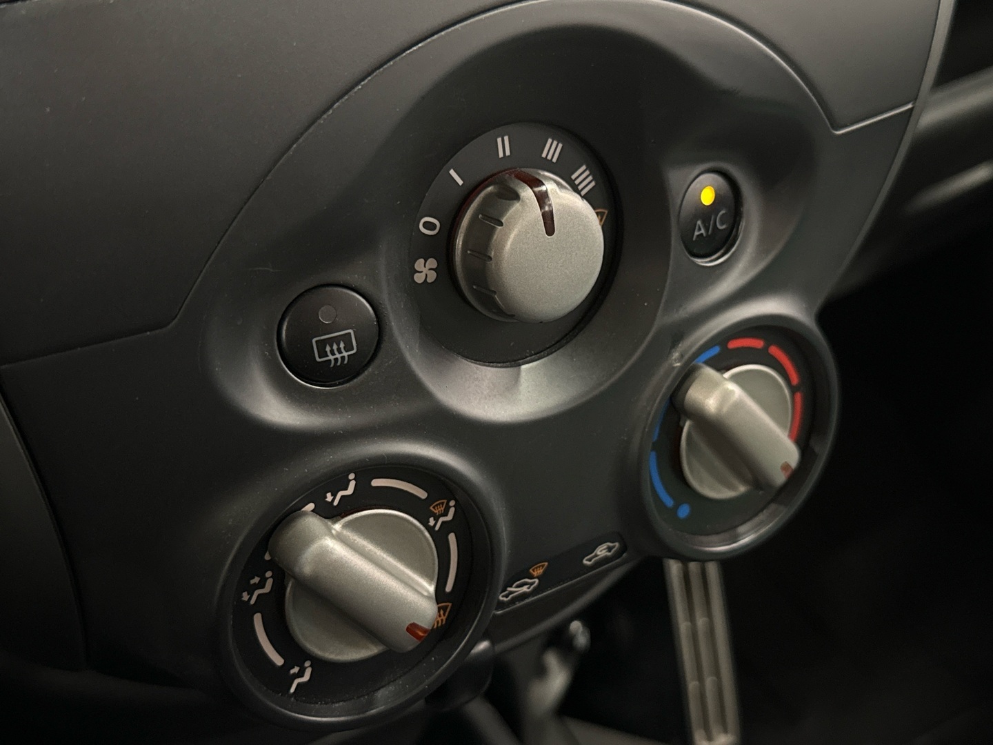 NISSAN Micra 2017