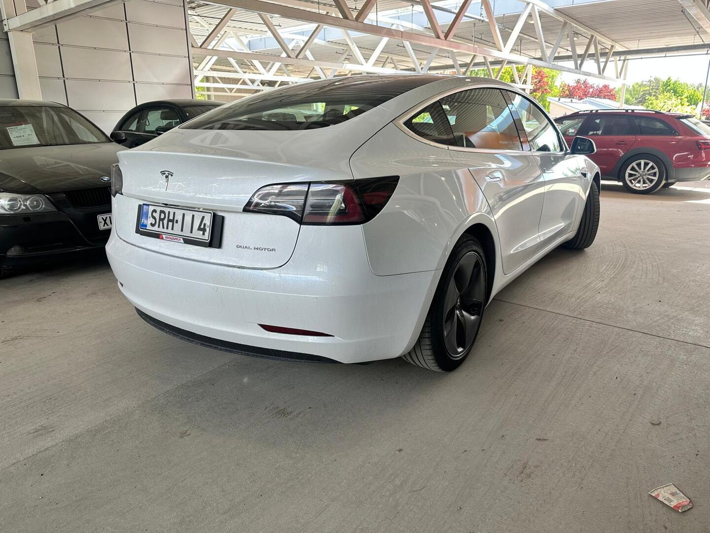 TESLA Model 3 2020