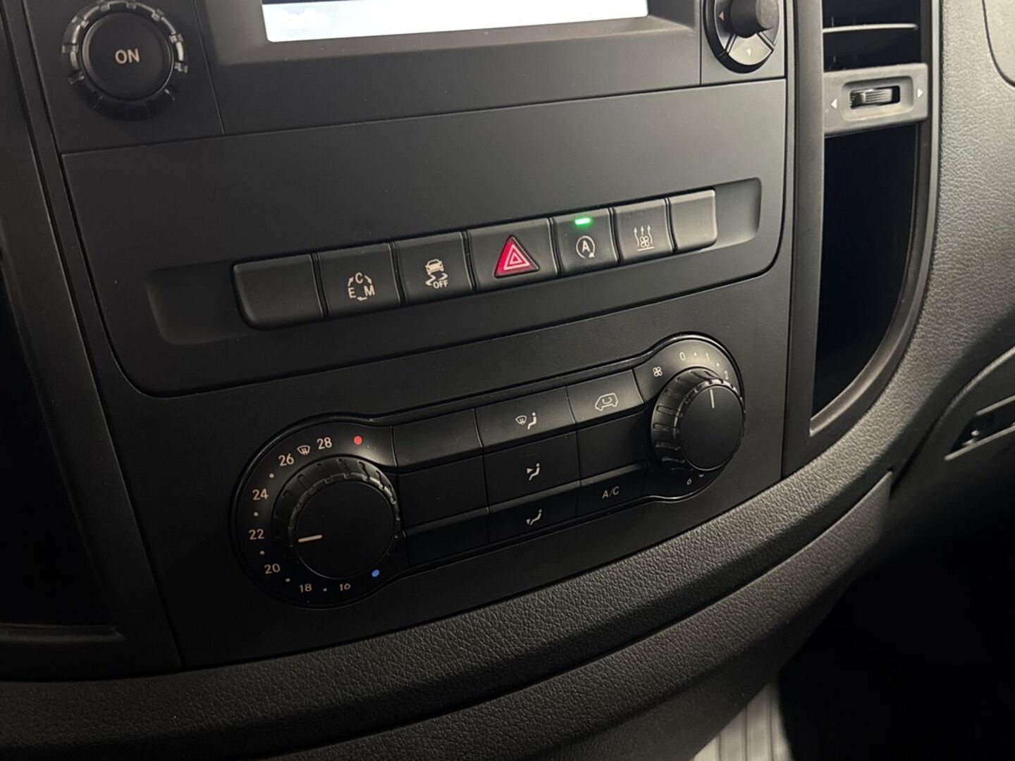 MERCEDES-BENZ Vito 14
