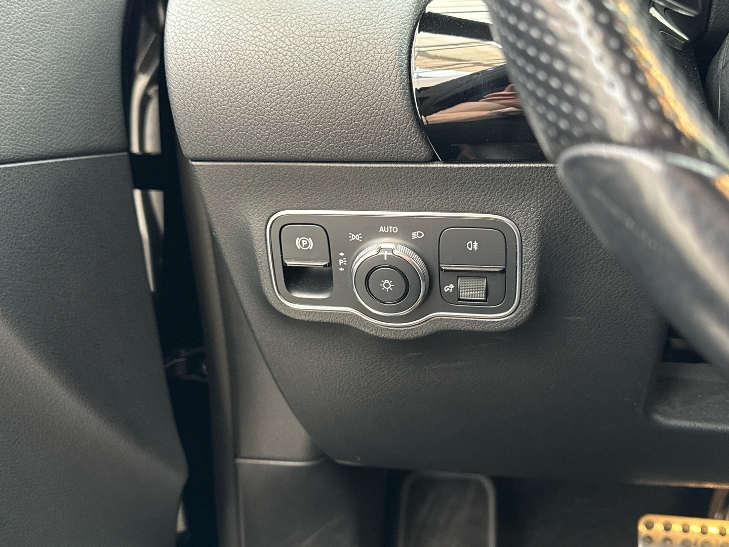 MERCEDES-BENZ EQA 2021