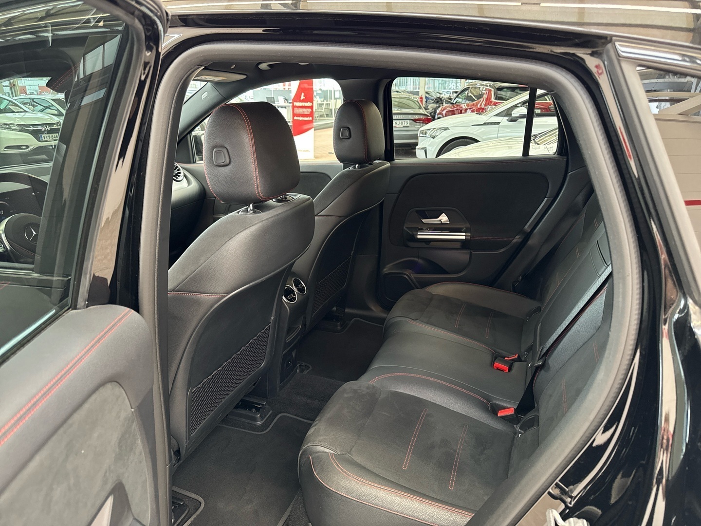 MERCEDES-BENZ EQA 2021