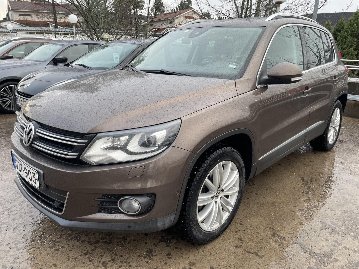 VOLKSWAGEN Tiguan 2012