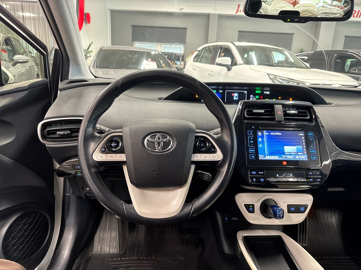 TOYOTA Prius 2016