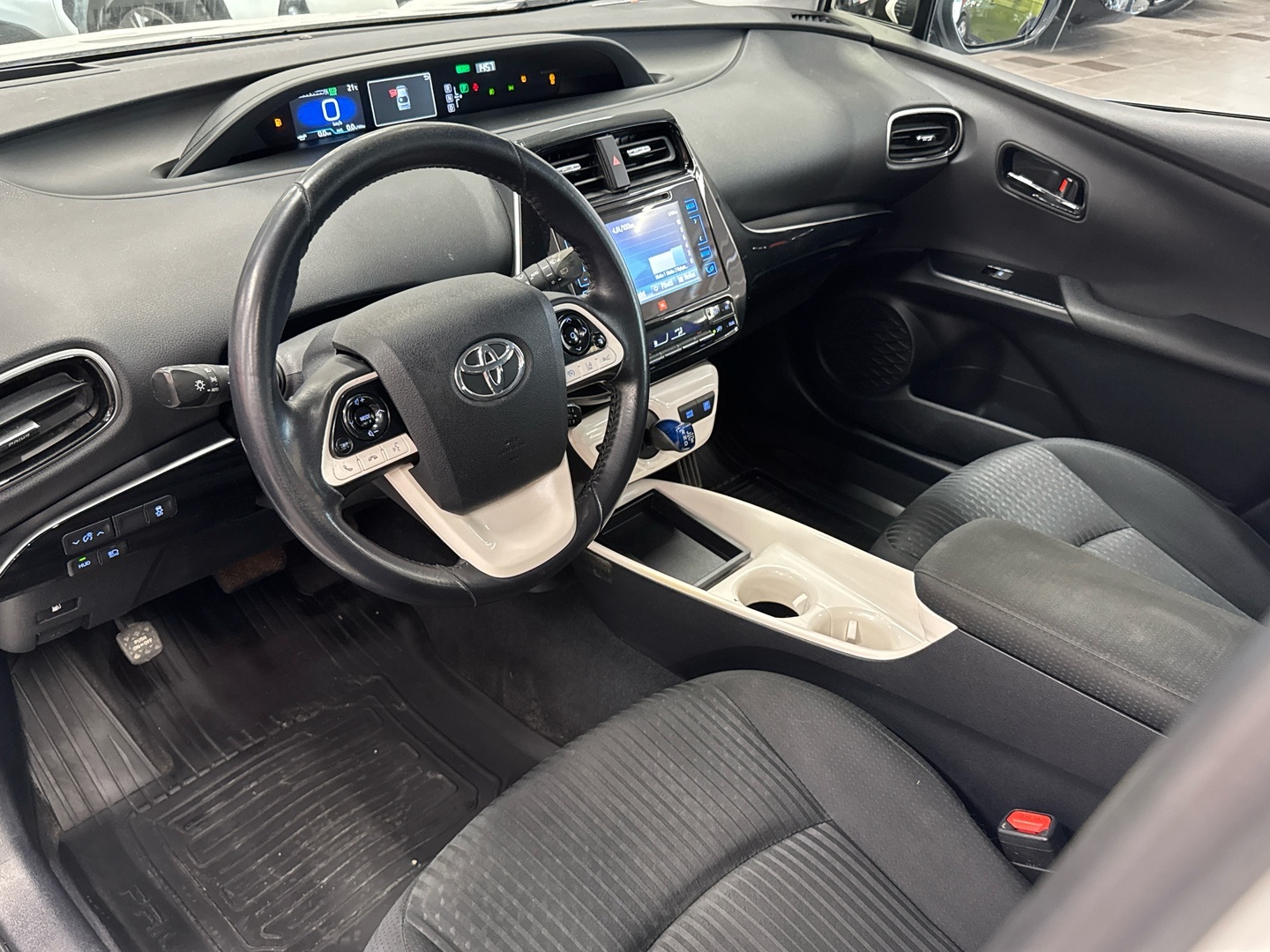 TOYOTA Prius 2016