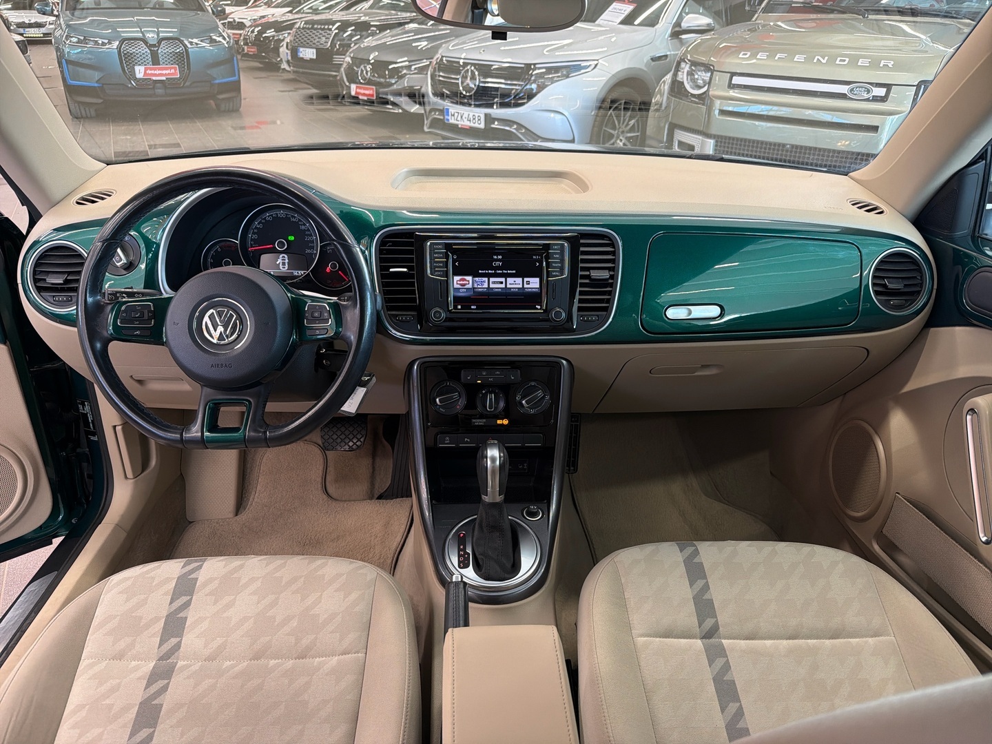 VOLKSWAGEN Beetle 2017