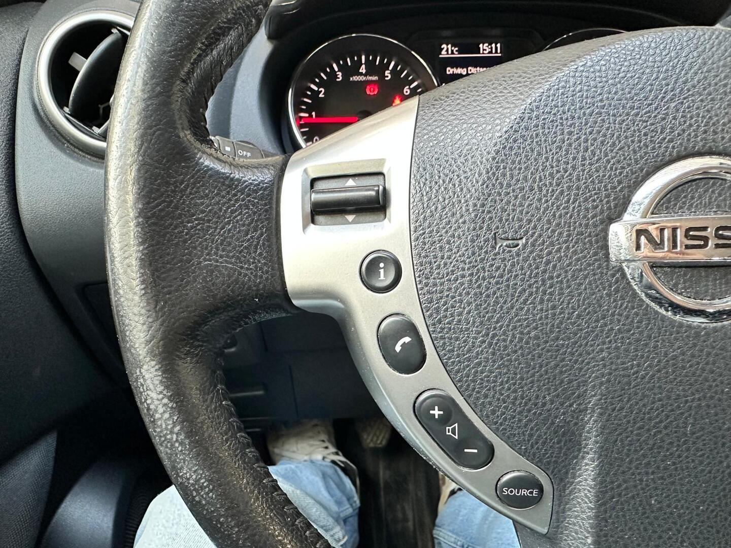 NISSAN Qashqai 2011