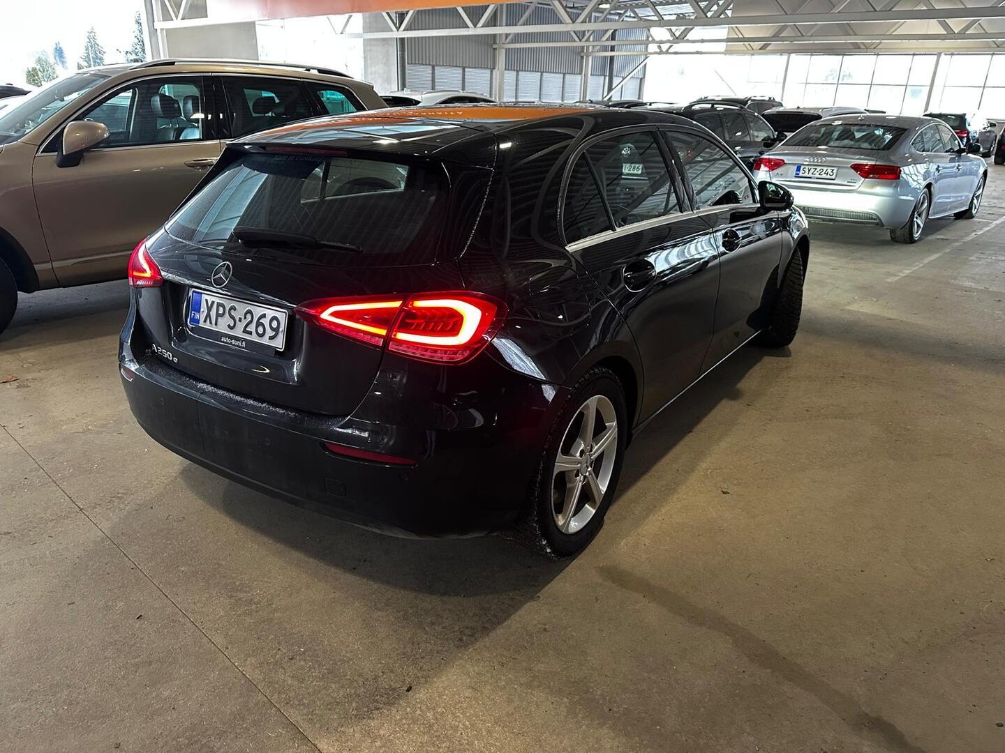 MERCEDES-BENZ A 2021