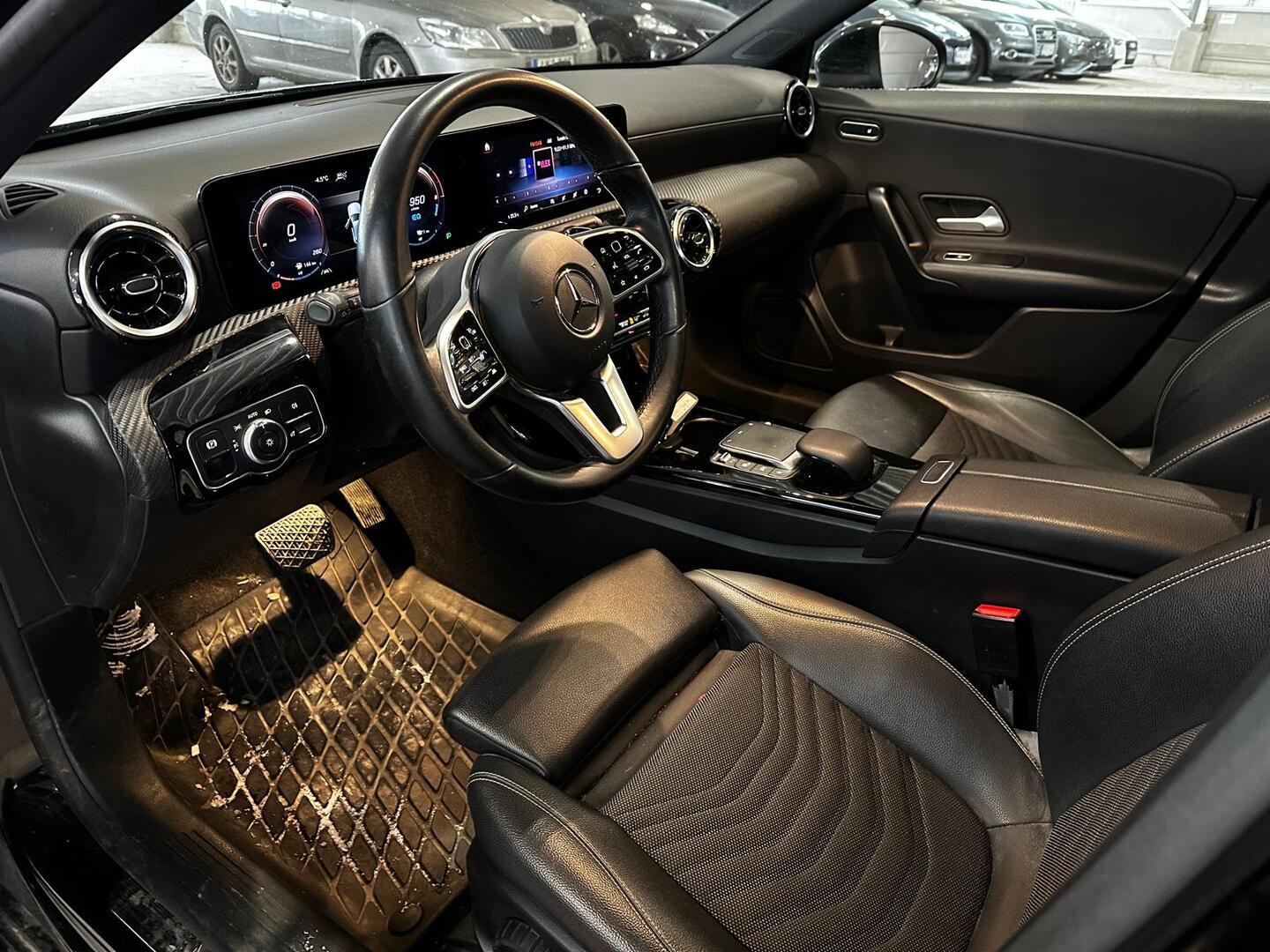 MERCEDES-BENZ A 2021