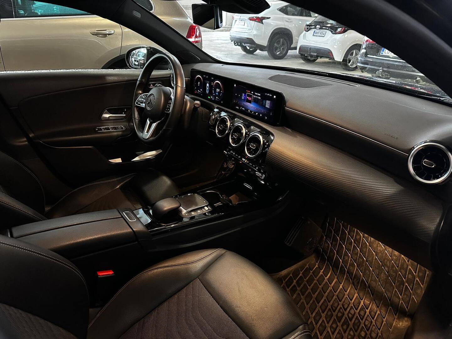 MERCEDES-BENZ A 2021