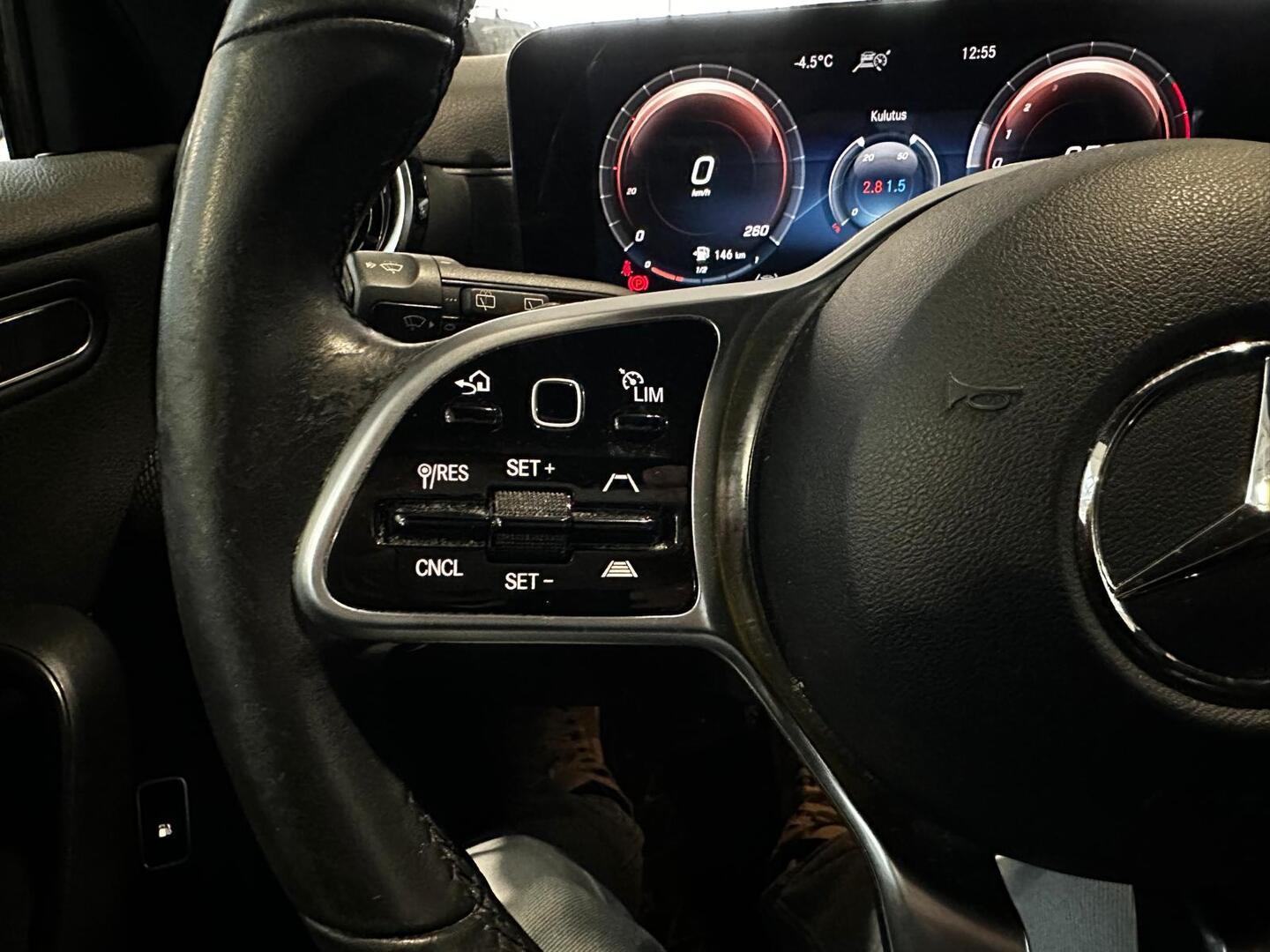 MERCEDES-BENZ A 2021