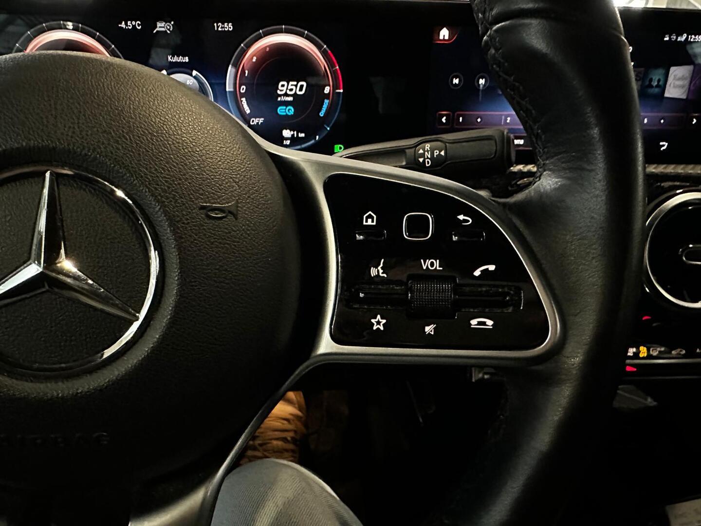 MERCEDES-BENZ A 2021