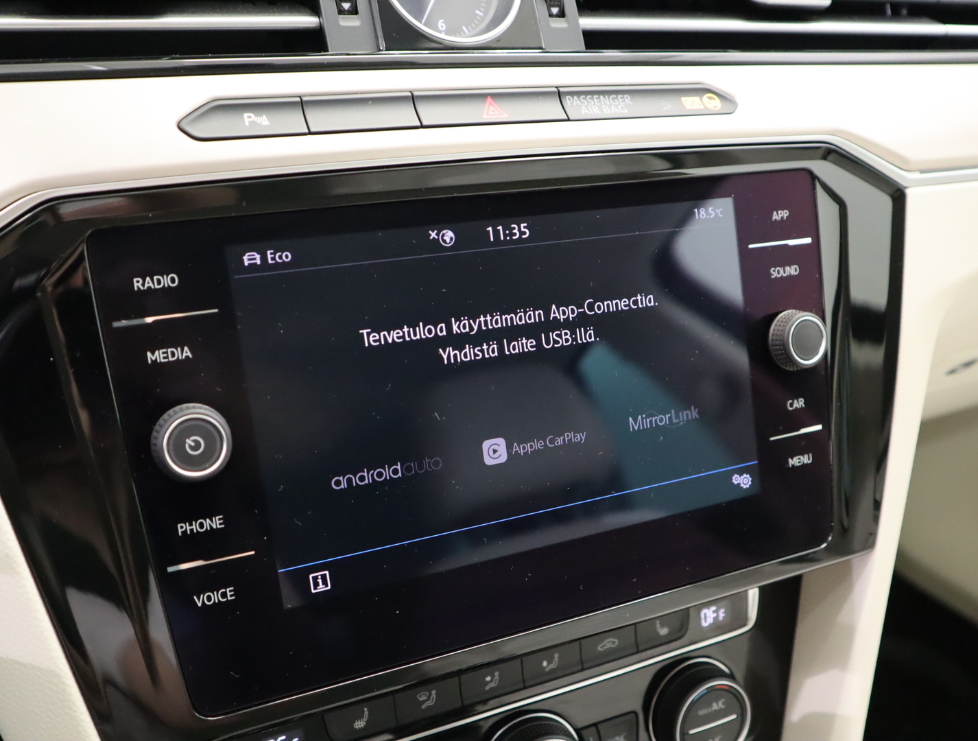 VOLKSWAGEN Passat 2018