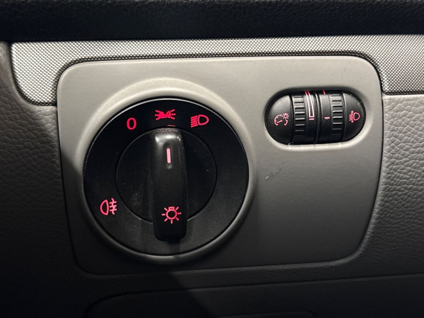 VOLKSWAGEN Jetta 2006