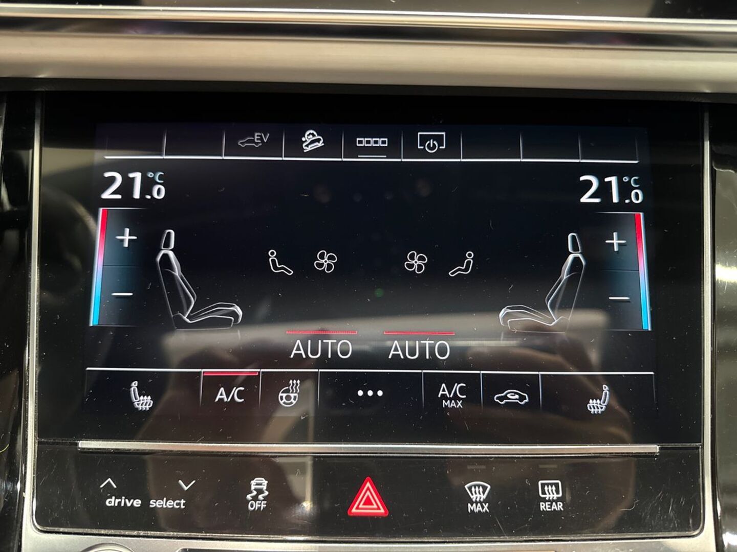 AUDI Q7 2021