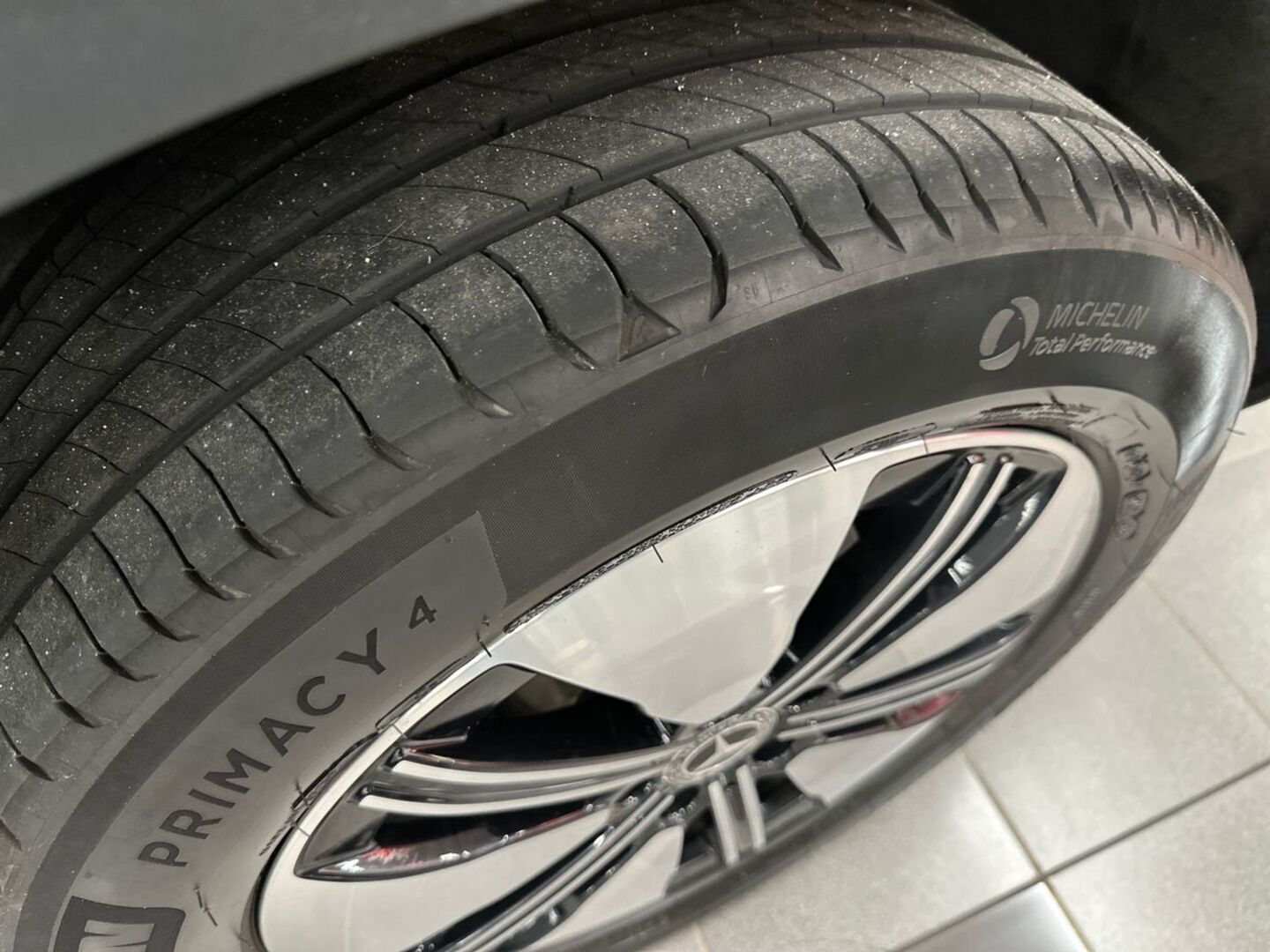 MERCEDES-BENZ EQA 2021