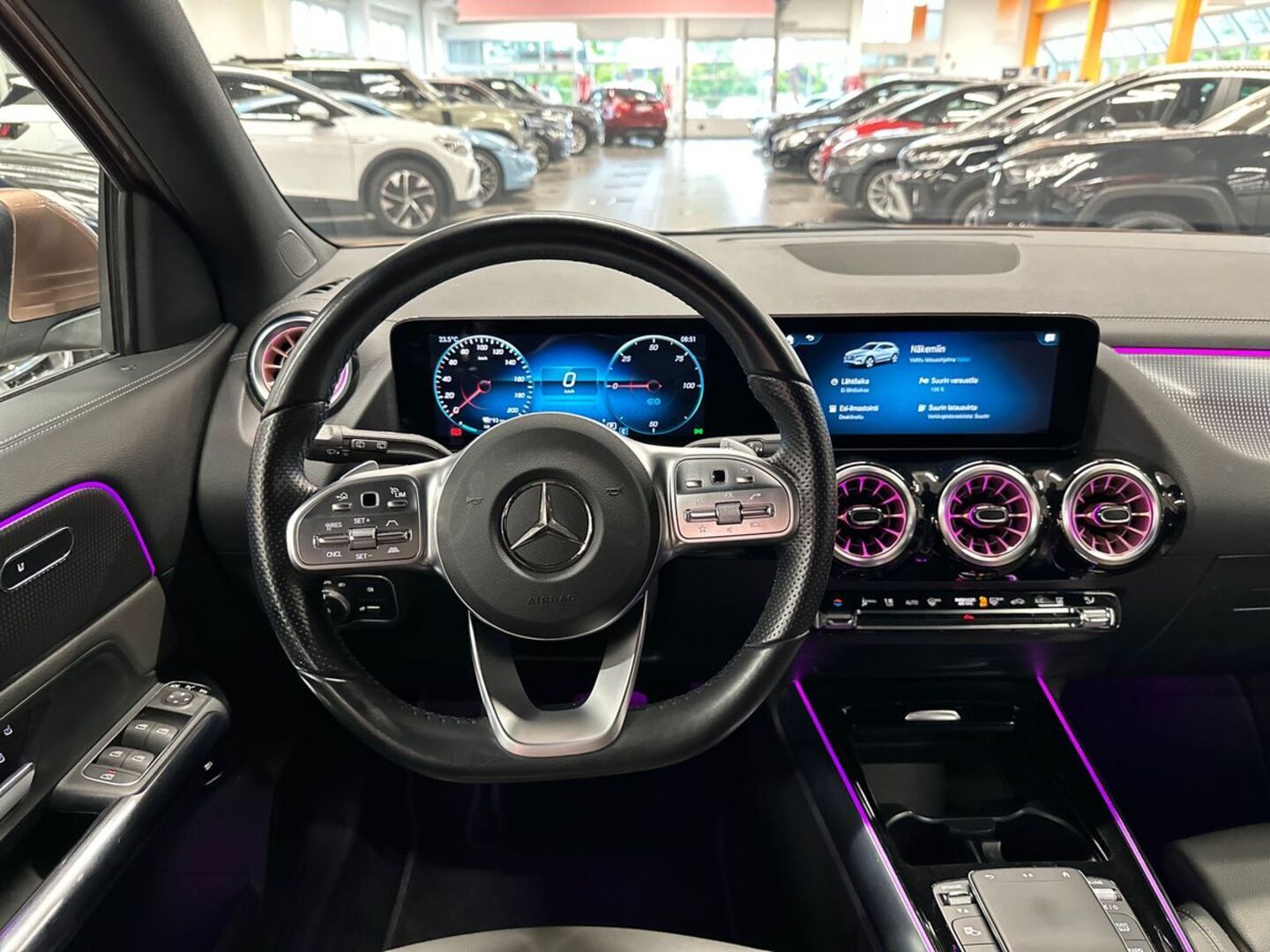 MERCEDES-BENZ EQA 2021