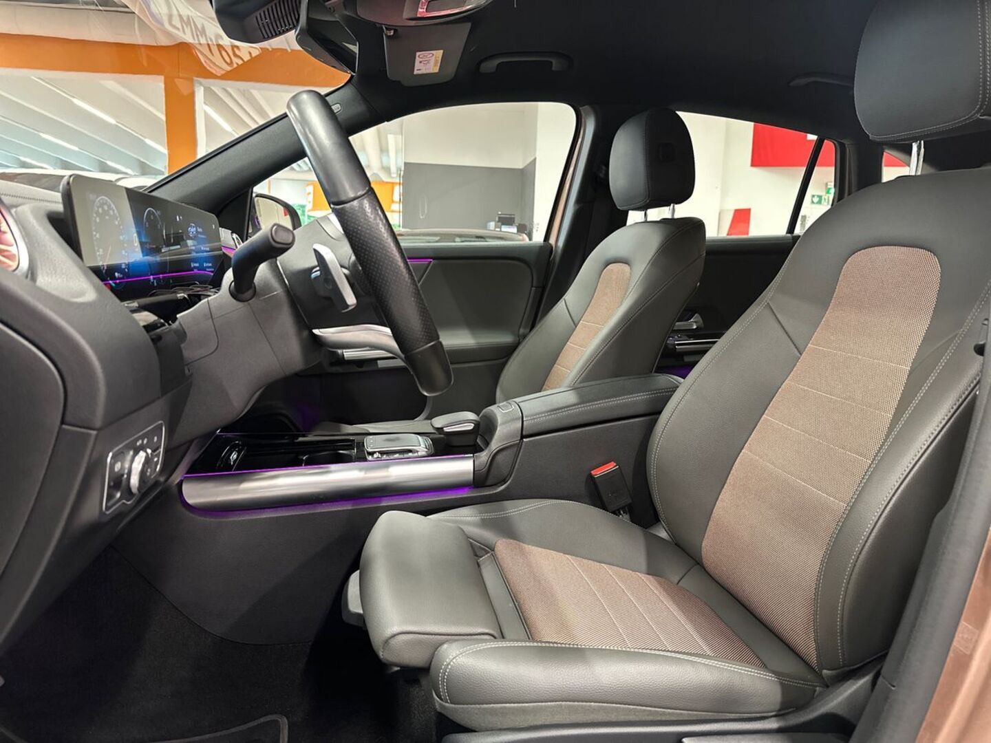 MERCEDES-BENZ EQA 2021