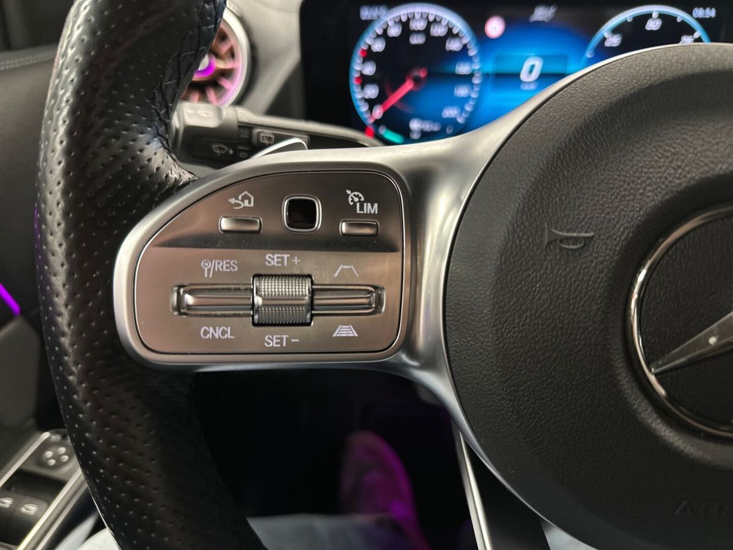 MERCEDES-BENZ EQA 2021