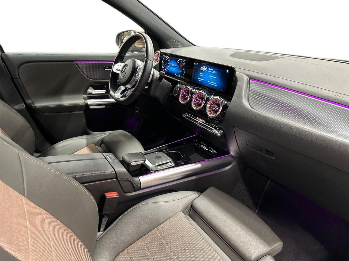 MERCEDES-BENZ EQA 2021