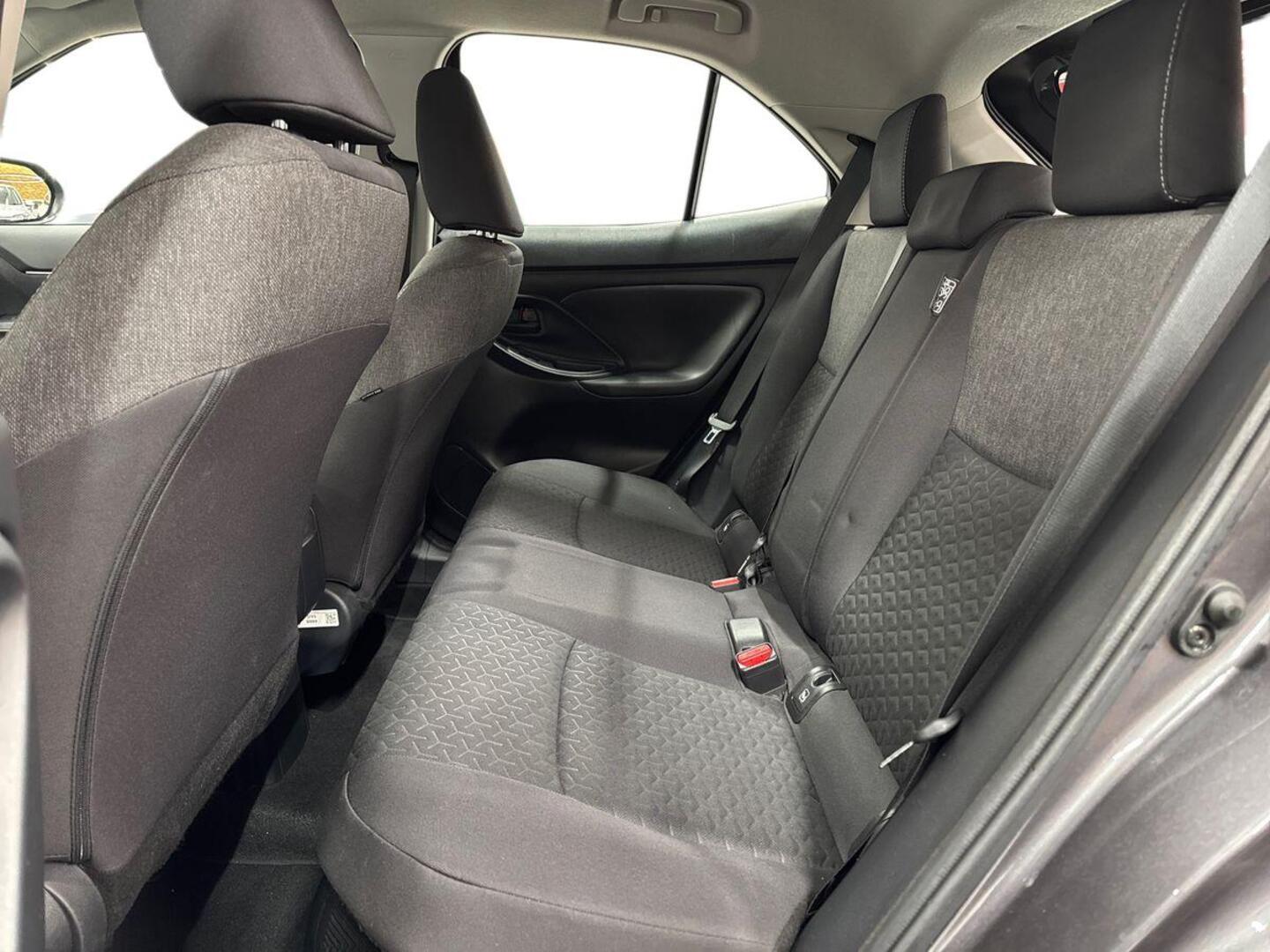 TOYOTA Yaris Cross 19