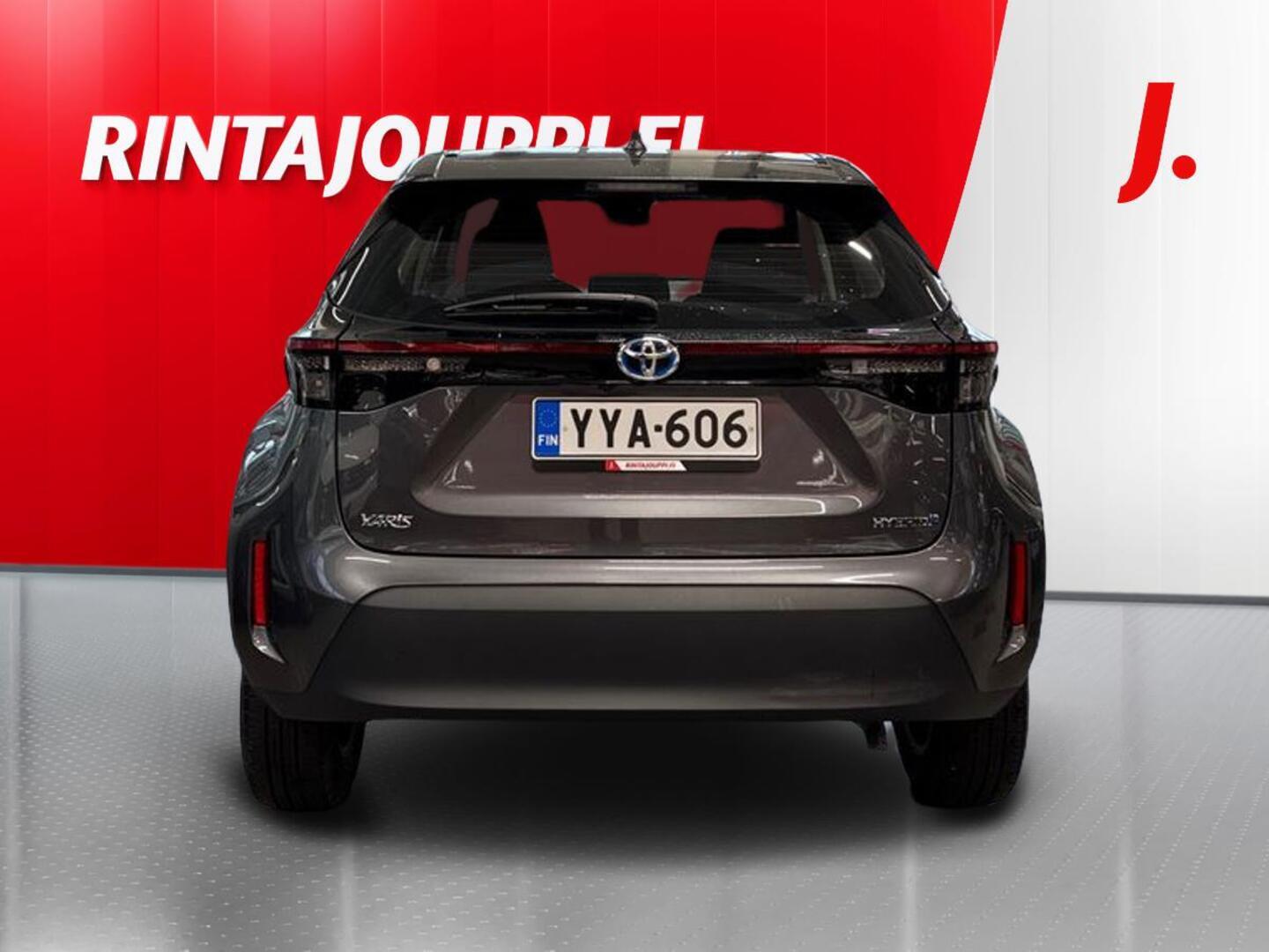 TOYOTA Yaris Cross 10