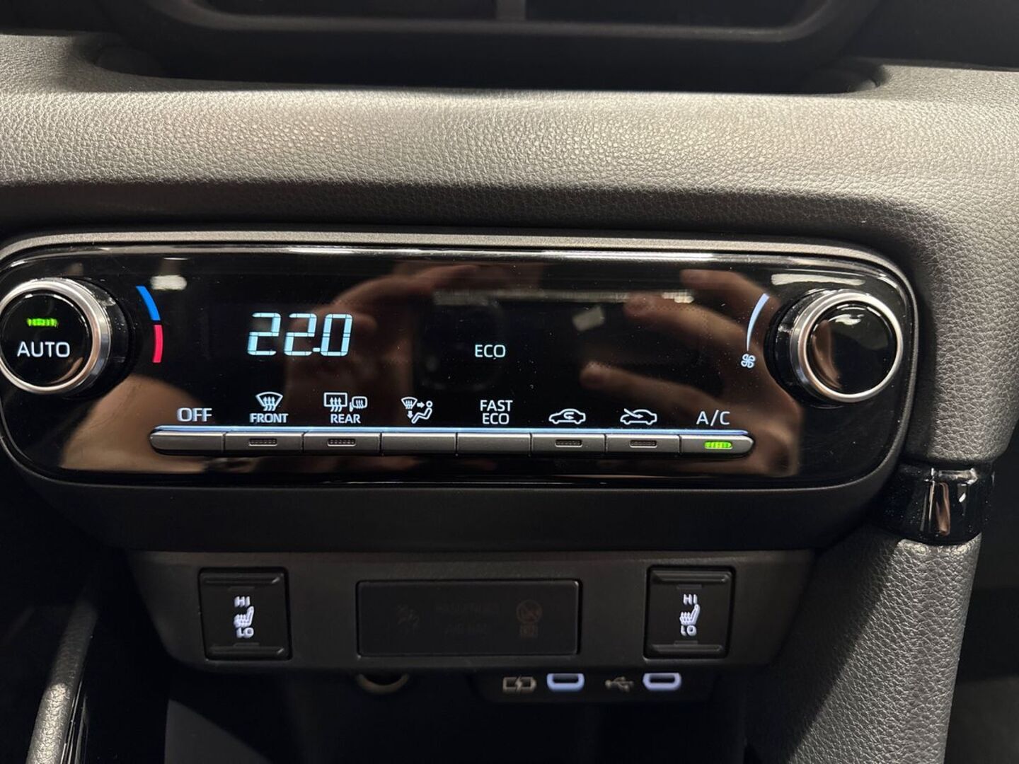 TOYOTA Yaris 22