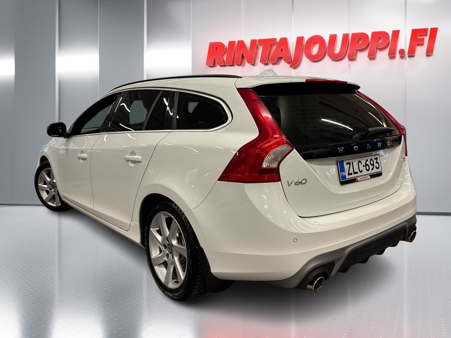 VOLVO V60 2016