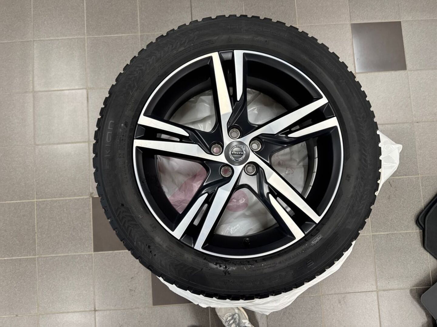 VOLVO XC60 2019