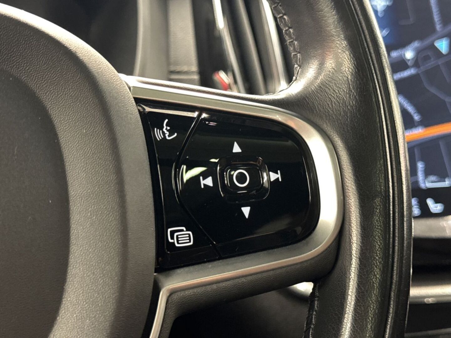 VOLVO XC60 2019