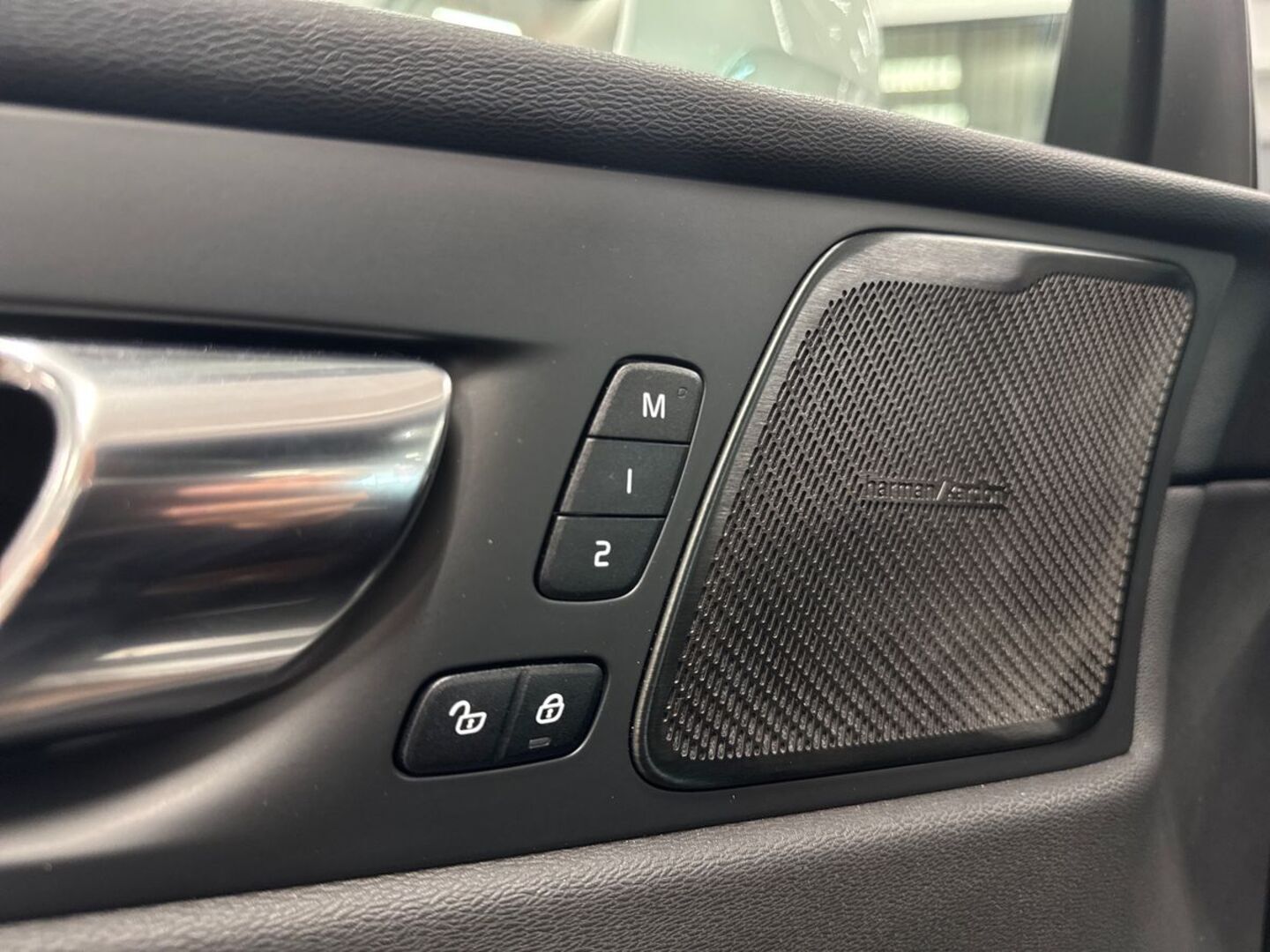 VOLVO XC60 2019