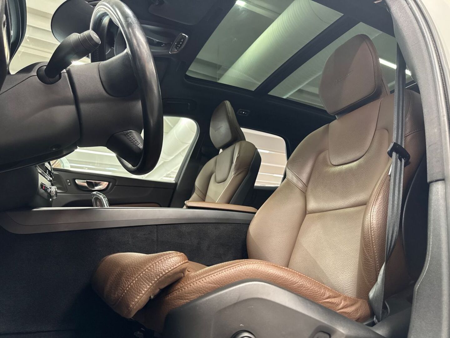 VOLVO XC60 2019