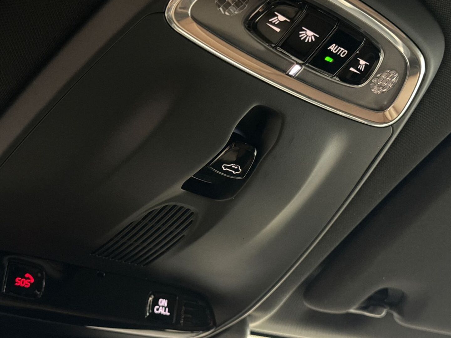 VOLVO XC60 2019