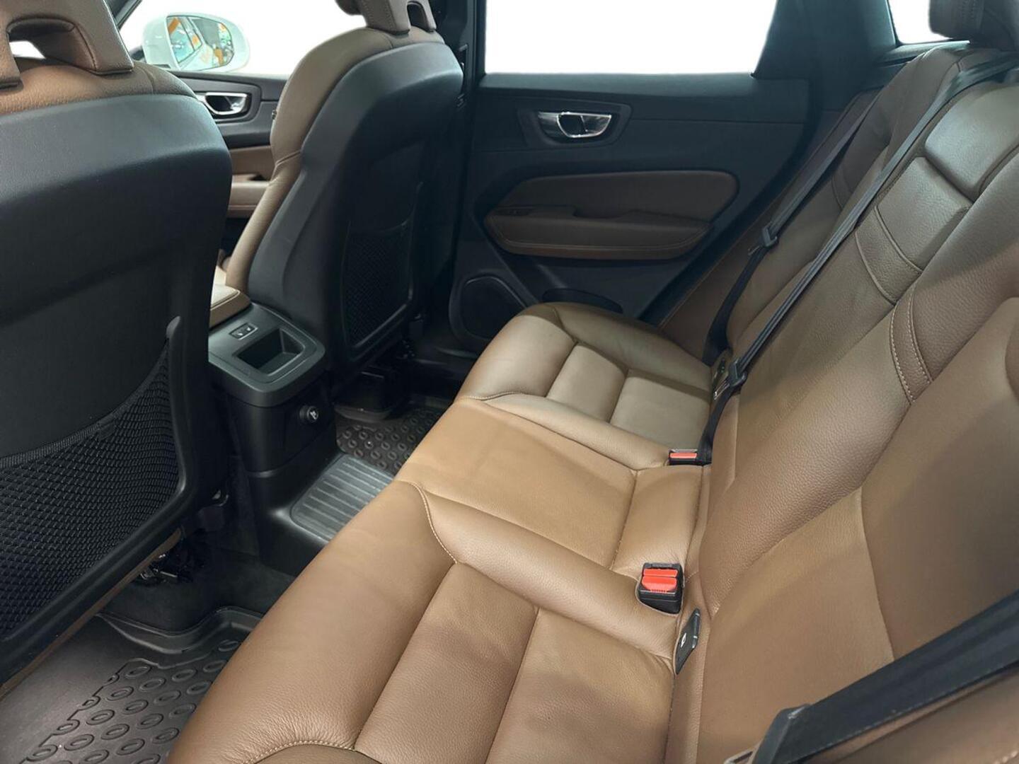 VOLVO XC60 2019