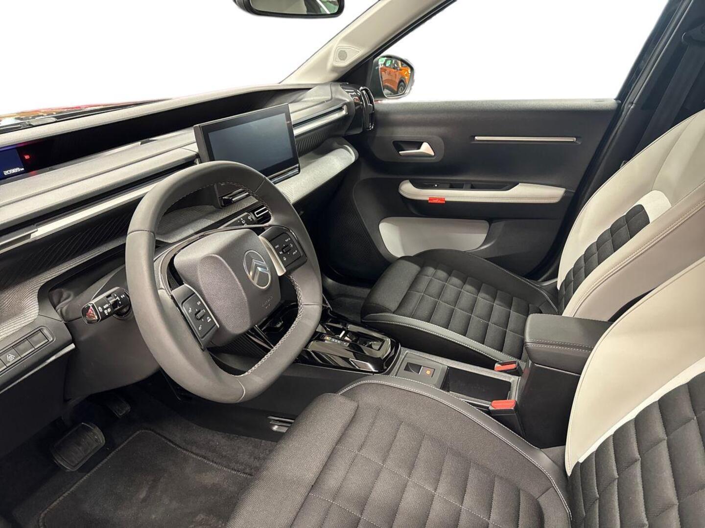 CITROEN e-C3 Aircross 7
