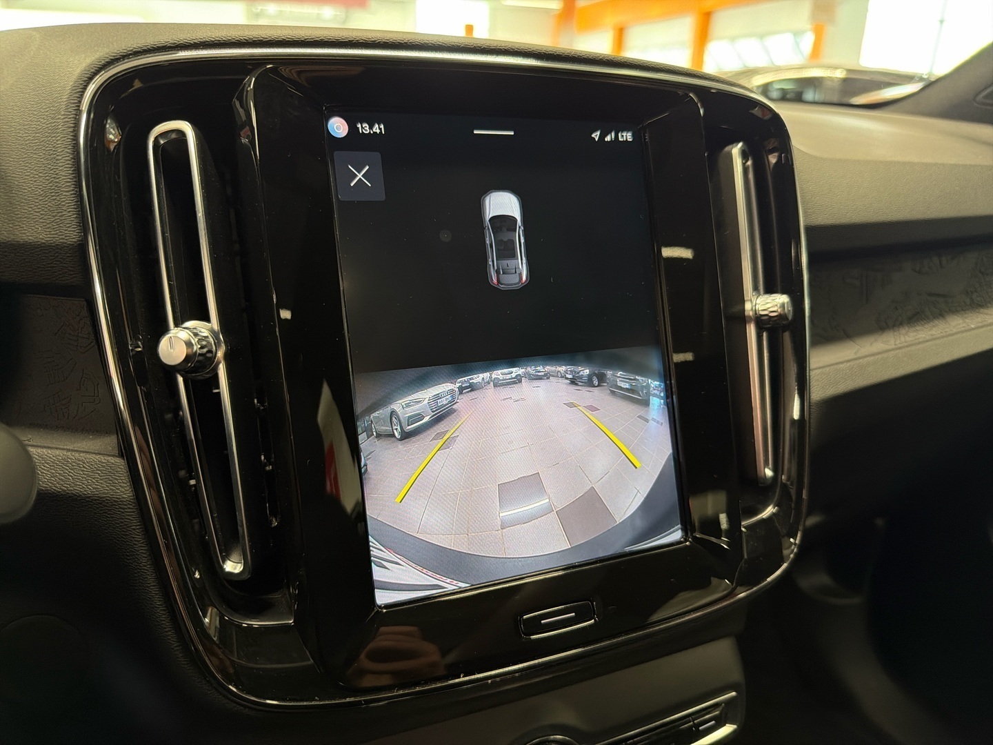 VOLVO C40 2022