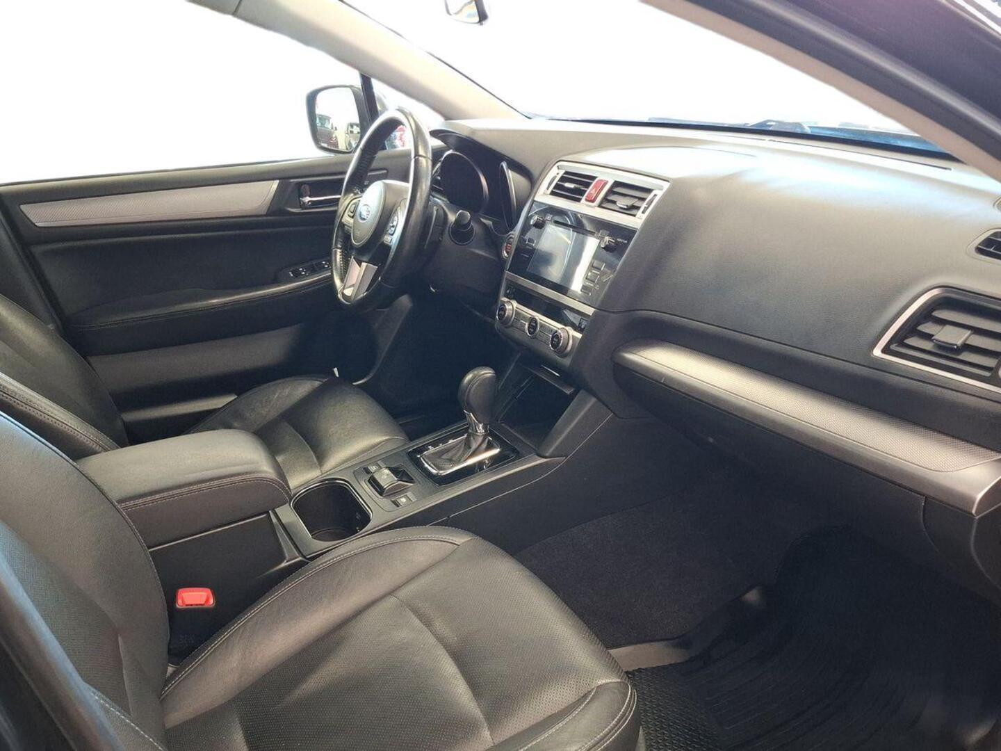 SUBARU Outback 2015