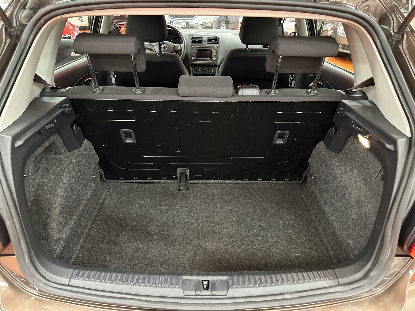 VOLKSWAGEN Polo 2015