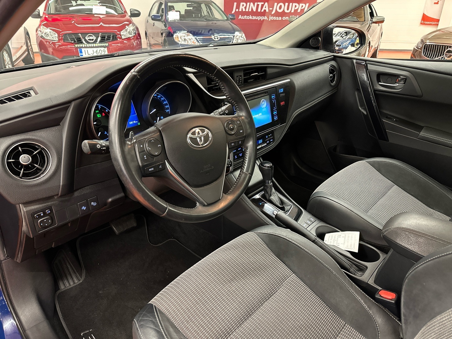 TOYOTA Auris 2017