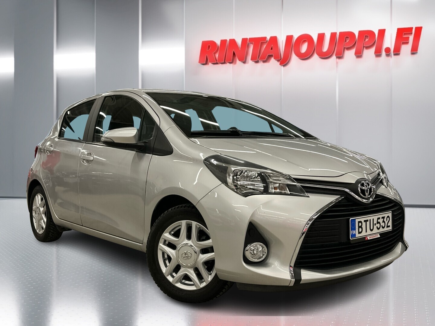 TOYOTA Yaris 2016