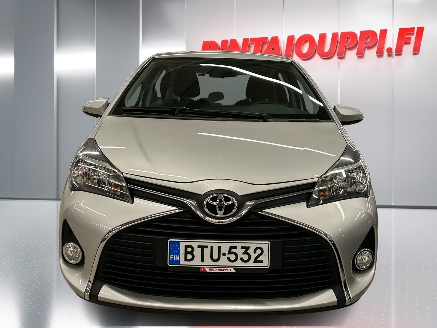 TOYOTA Yaris 2016
