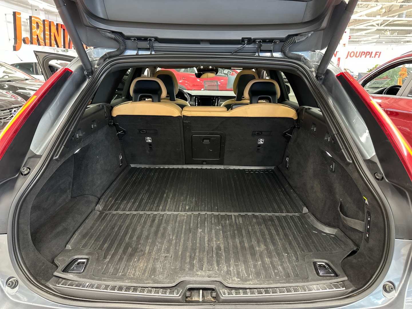 VOLVO V90 Cross Country 2017