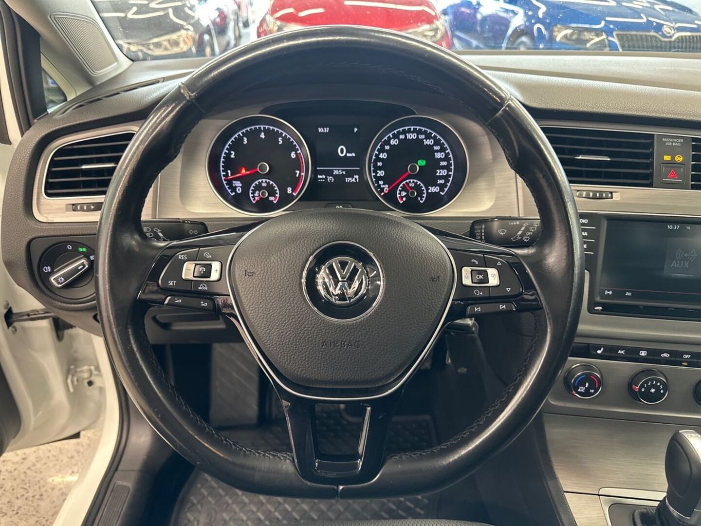VOLKSWAGEN Golf 2015
