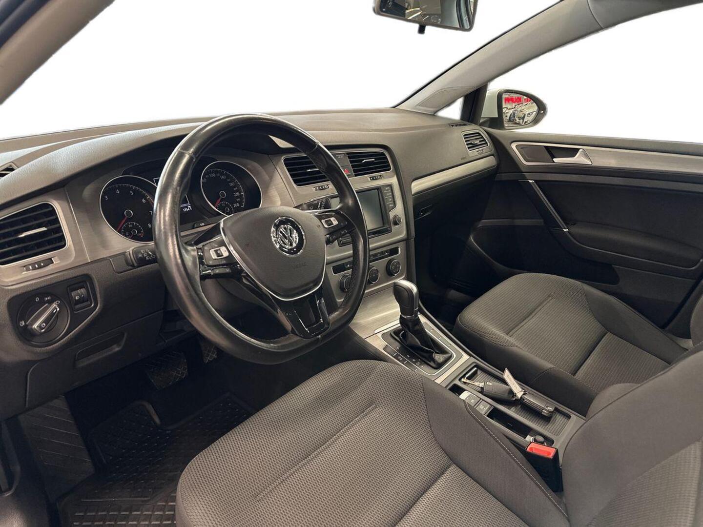 VOLKSWAGEN Golf 2015